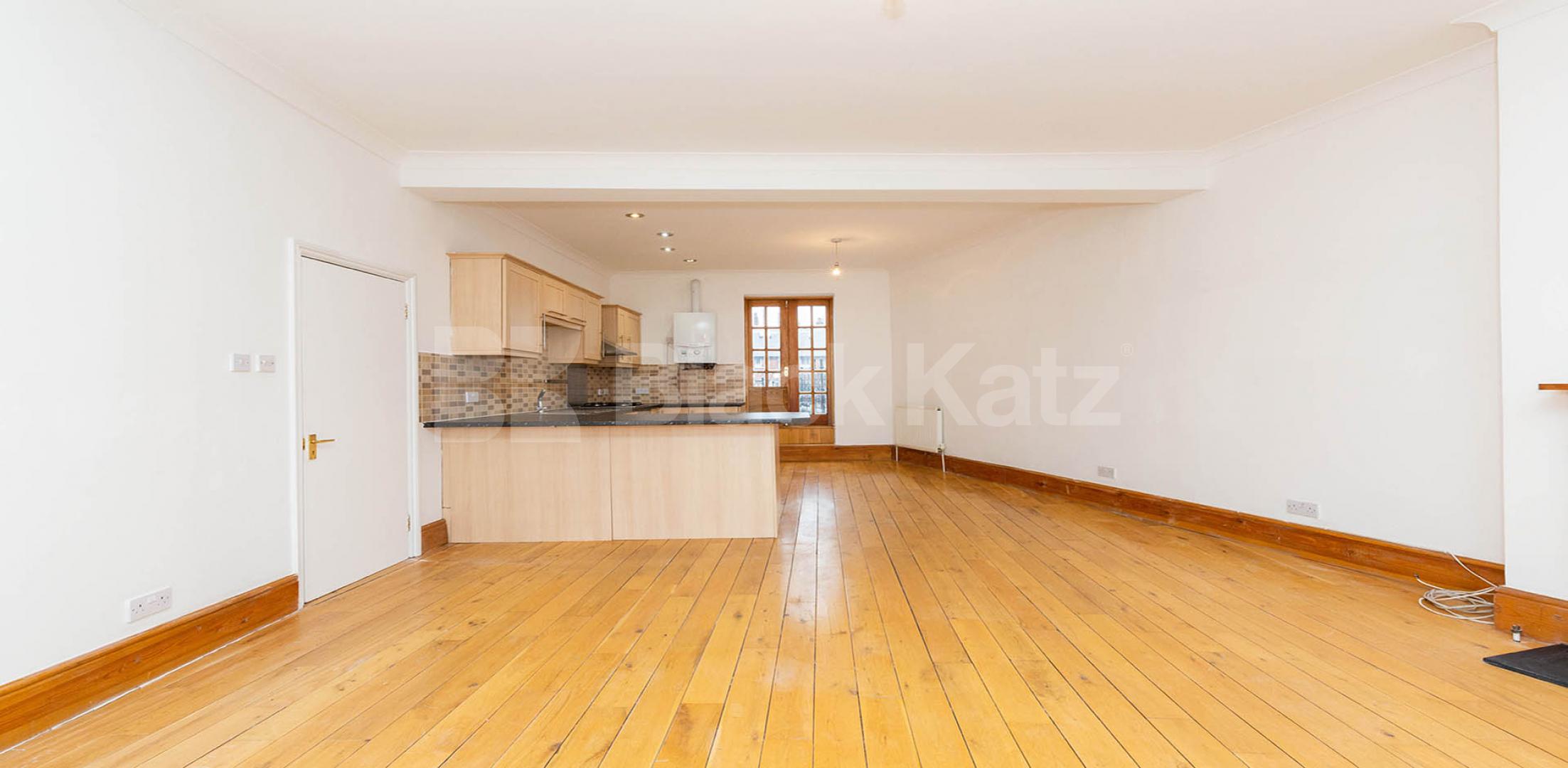 			COUNCIL TAX INCLUDED!, 2 Bedroom, 1 bath, 1 reception Flat			 Park Road, Crouch End